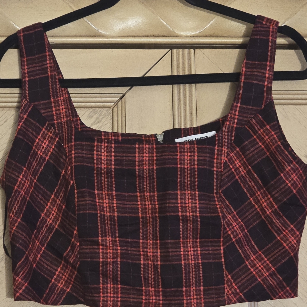 Steve Madden Orchard Crop Top in Red Plaid. Multiple sizes. Red and black - Picture 9 of 16